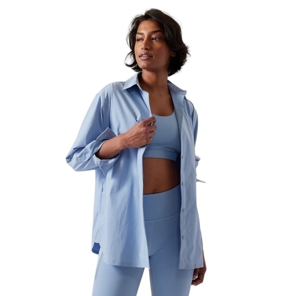 Athleta Performance Poplin Top Oversized Heron Blue Medium 882549 - Picture 13 of 13